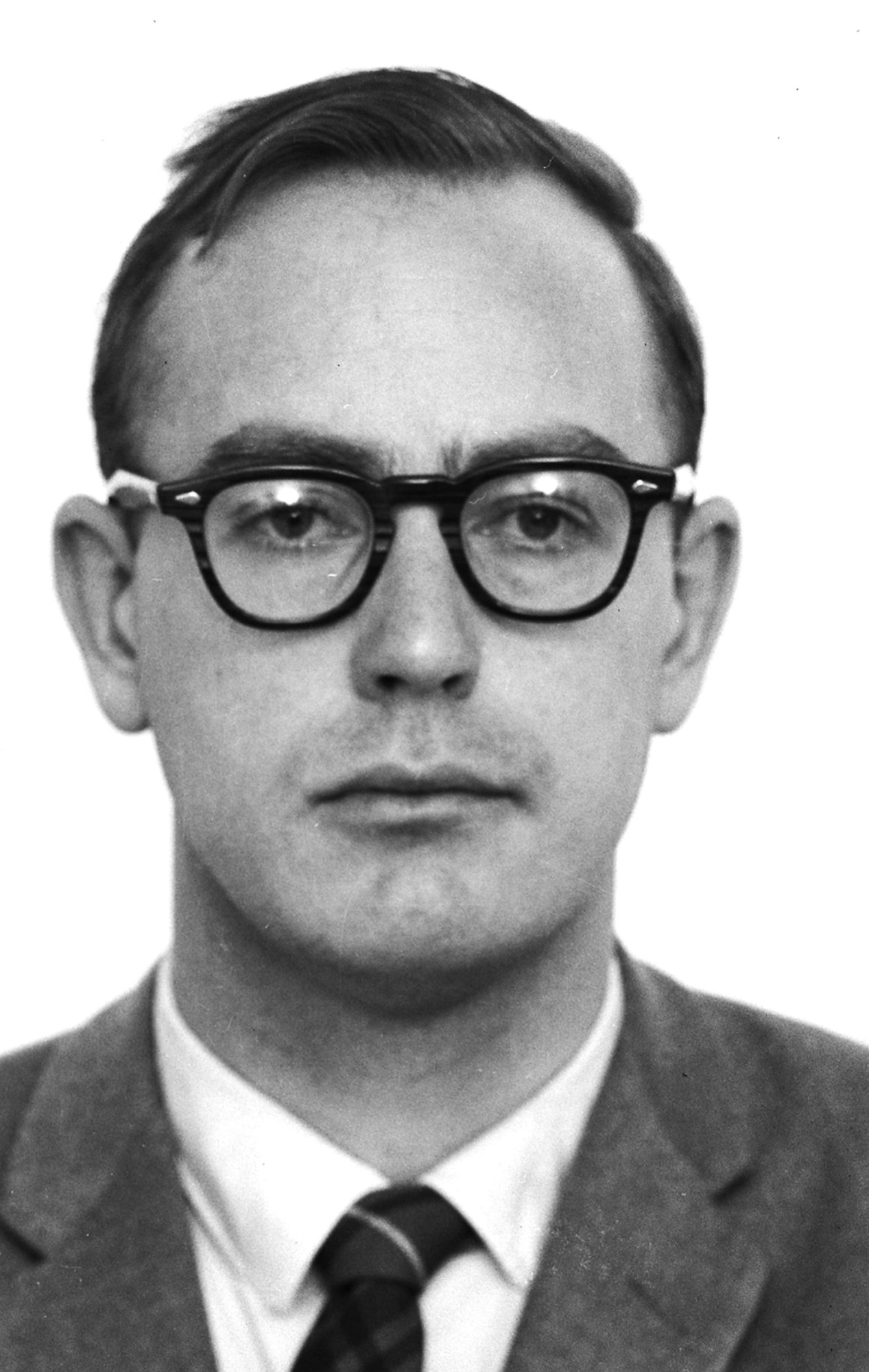 Photo identified by the site owner as Earl Van Best Jr.